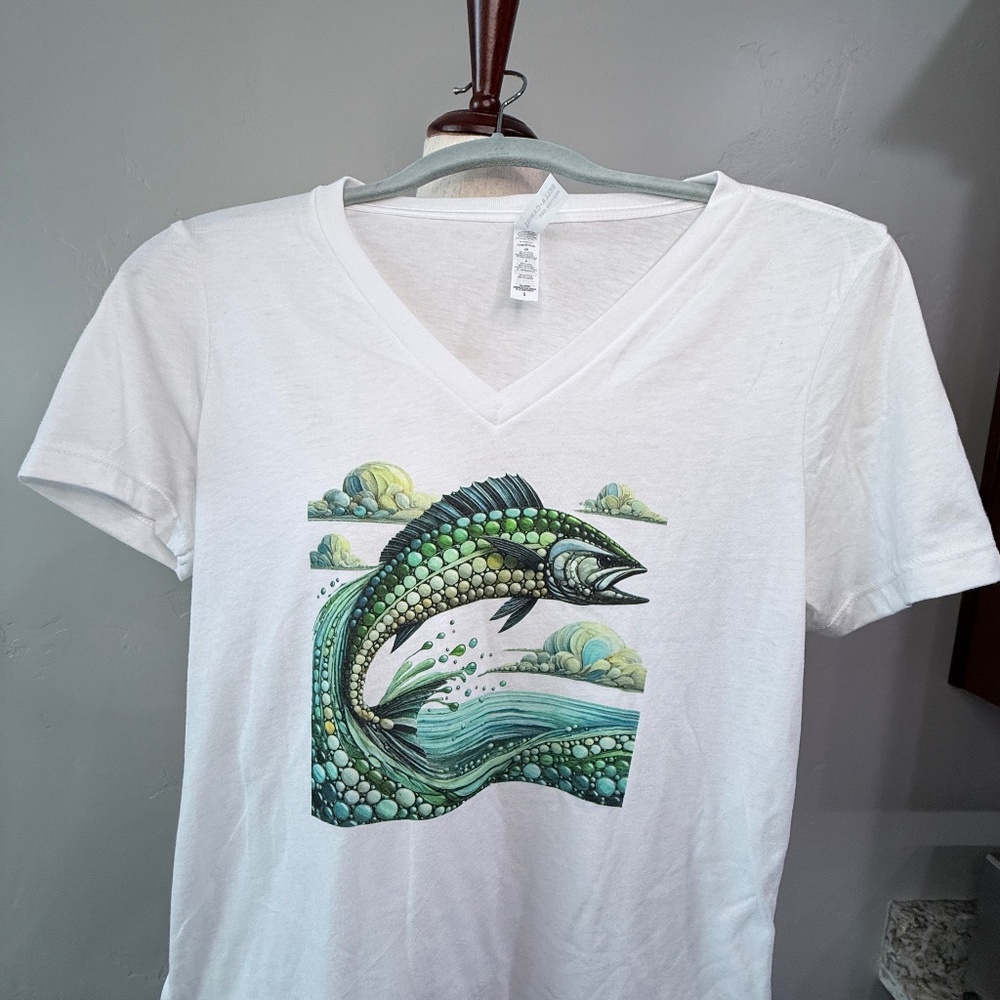 NWT Sea-Glass Tarpon Design, Bella + Canvas S Women’s V-Neck T-Shirt, Destin, FL